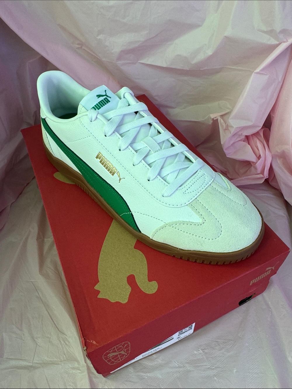 Puma White Sneakers with Green Stripe and Gum Sole